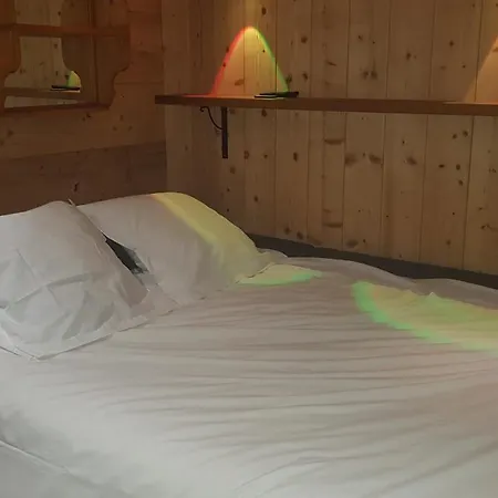 30m2 équipé 4* Avec Balcon/parking/piscine /wifi
