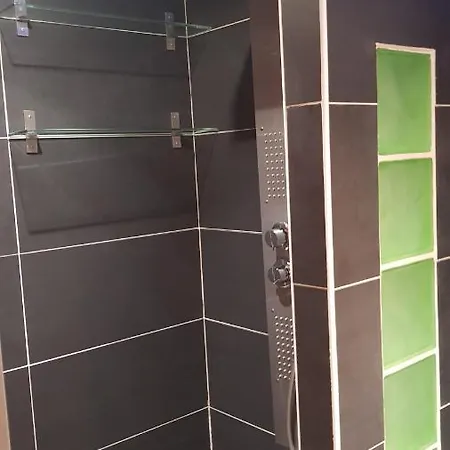 Appartement 30m2 équipé 4* Avec Balcon/parking/piscine /wifi *